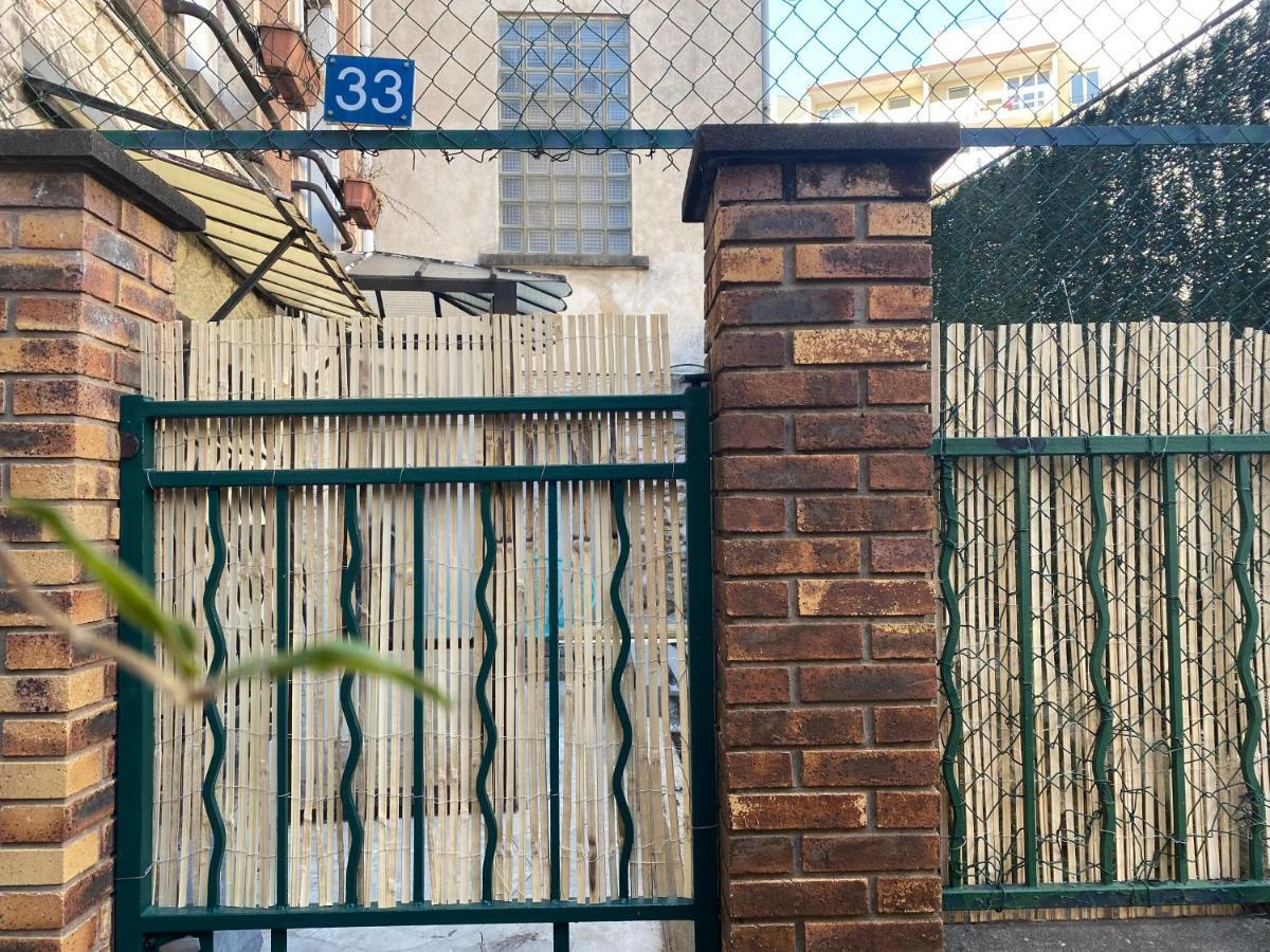 Pied A Terre En Plein Coeur De モンモランシー エクステリア 写真